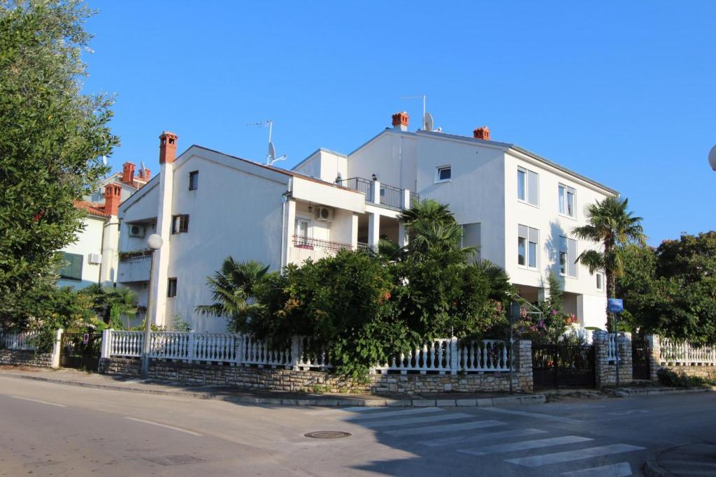 Rooms And Apartments Sally Rovinj Kültér fotó
