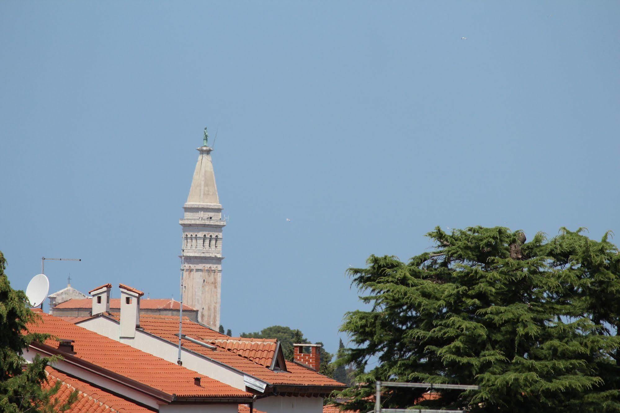 Rooms And Apartments Sally Rovinj Kültér fotó