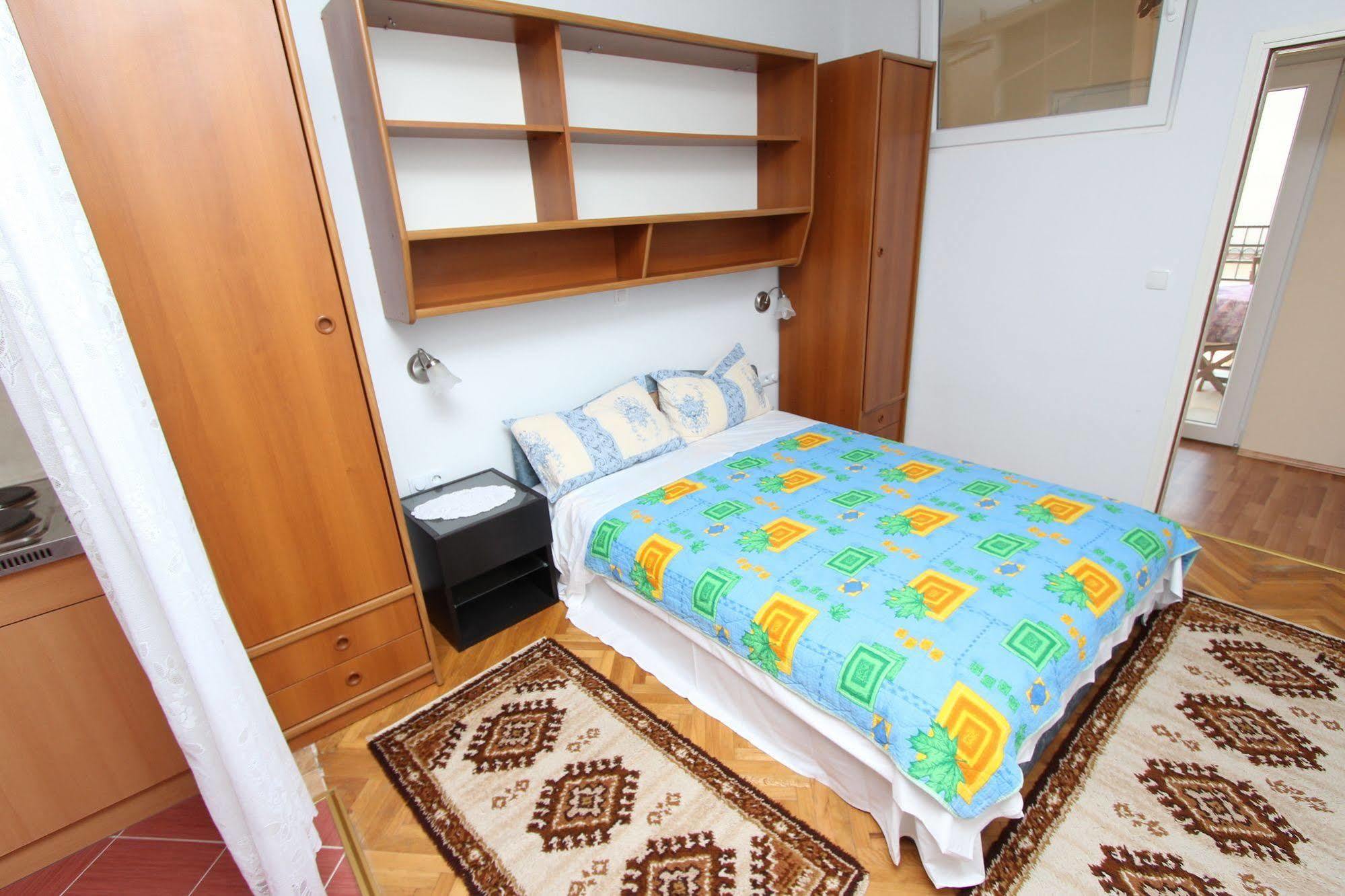 Rooms And Apartments Sally Rovinj Kültér fotó